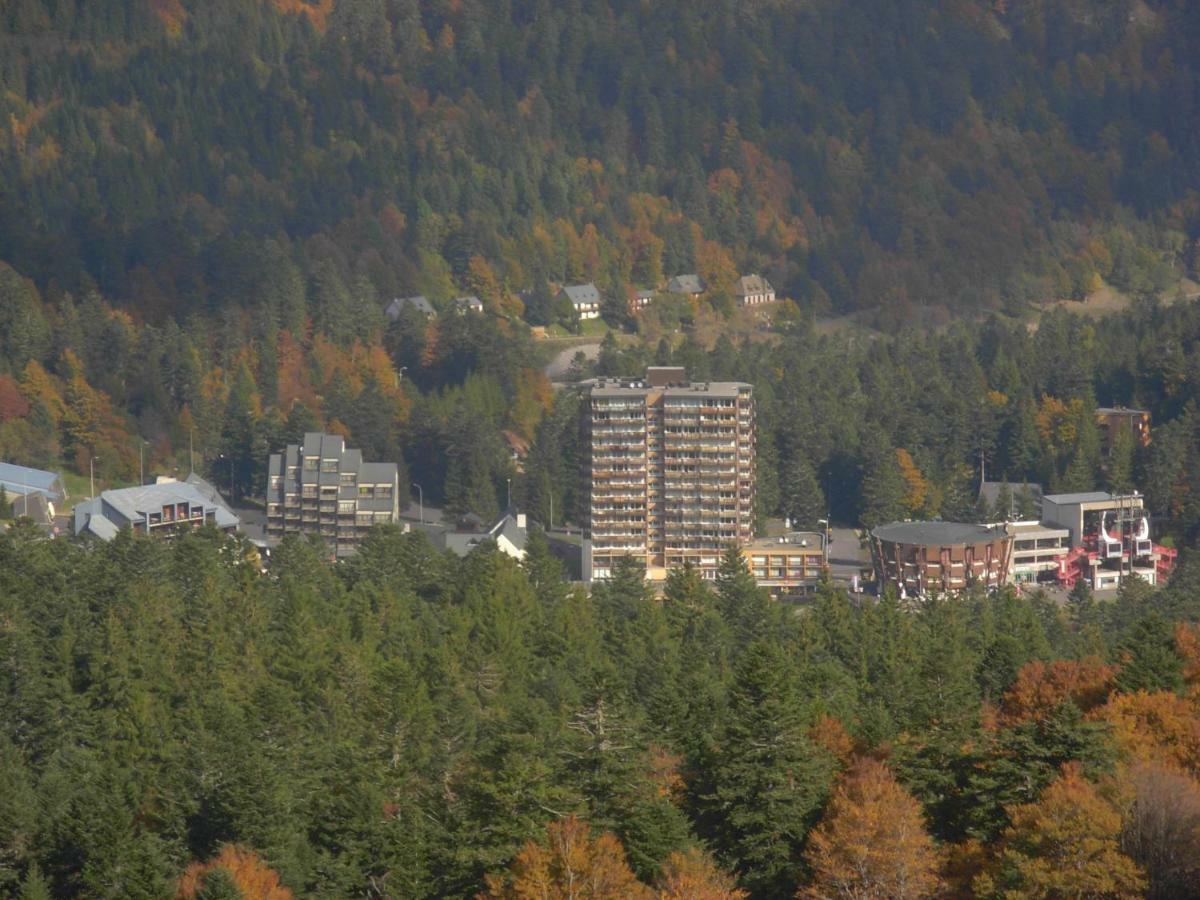 Vacances Au Pied Des Monts Du Cantal Laveissière Exterior foto